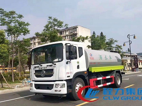 東風D9型14噸灑水車